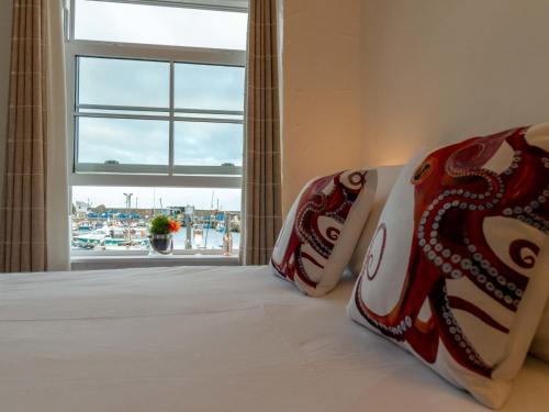 Mevagissey Apartment | Apartment Lighthouse View by Interhome