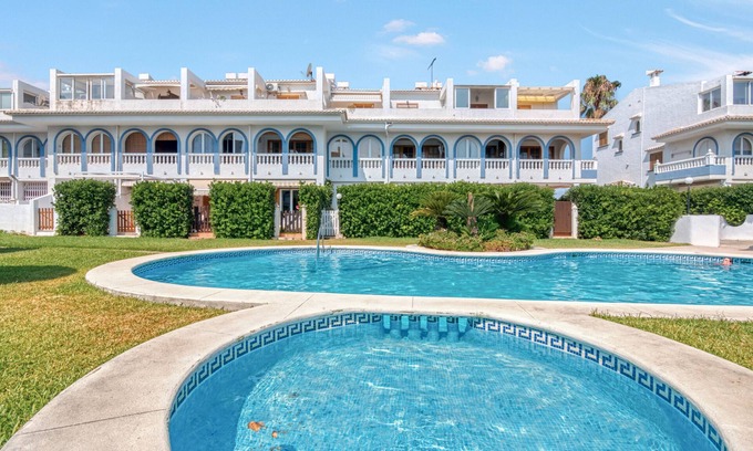 Almadrava Beach Apartment | Apartment 'Love Chill' with Shared Pool, Wi-Fi and Air Conditioning