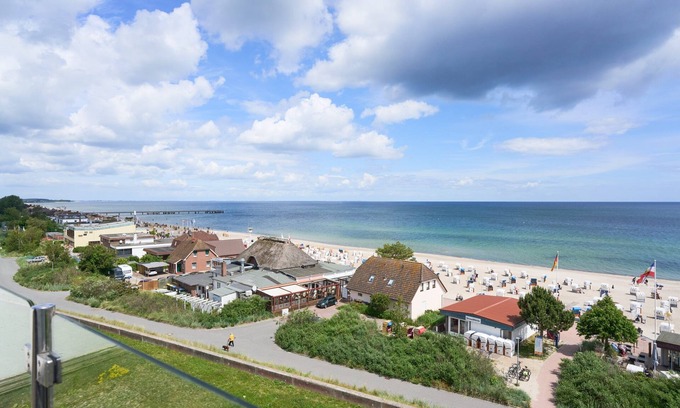 Dahme Apartment | Apartment 'Lütt Stuuv Strandhotel, Whg 38' with Balcony