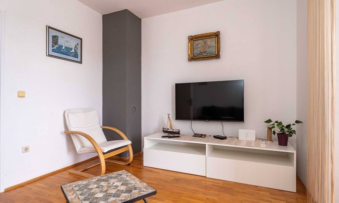 Gruz Apartment | Apartment Marisol - One Bedroom Apartment with Balcony and Sea View