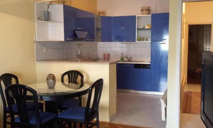 Kastel Stafilic Apartment | Apartment near beach + free parking