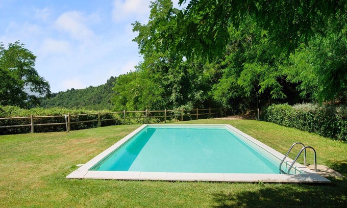 Sesto Fiorentino Apartment | Apartment near Florence with Garden