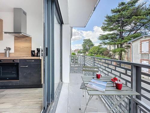 La Bernerie-en-Retz Apartment | Apartment Océanide-2 by Interhome