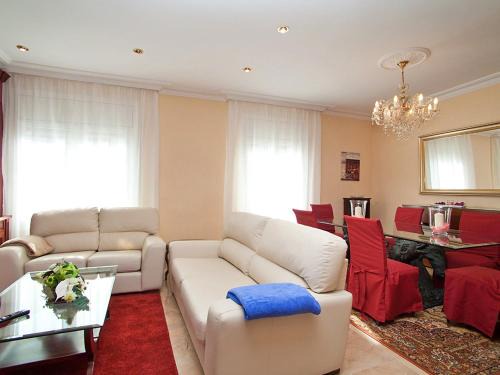L'Antiga Esquerra de l'Eixample Apartment | Apartment Pg Gracia - Valencia by Interhome