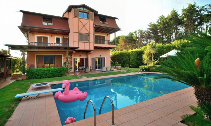 Oropos Apartment | Apartment 'Pool Villa Desmira' with Sea View, Wi-Fi and Air Conditioning