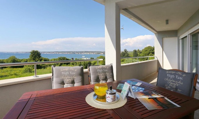 Zadar Apartment | Apartment Puntamika