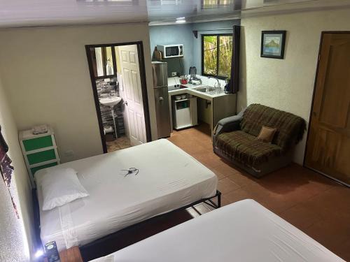La Fortuna Apartment | Apartment-Pura Vida-wi-fi-6 people, AC- parking-river-garden