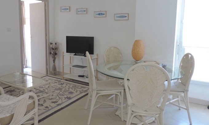 Saint-Marine Apartment | Apartment renovated to 100m from the port and shops