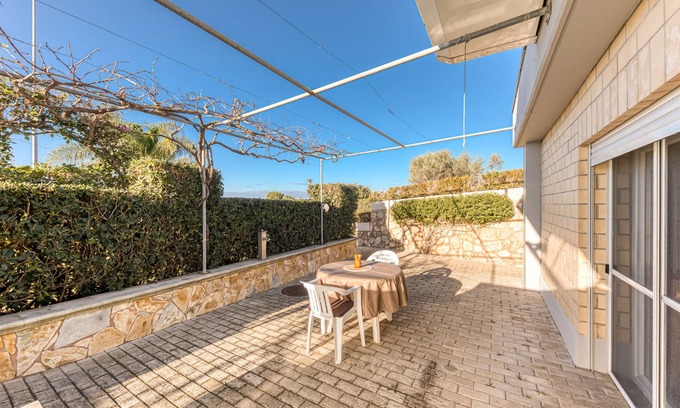 Fontanelle Apartment | Apartment 'Residence Margherita - Ibisco' with Sea View, Wi-Fi and Air Conditioning