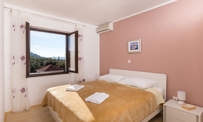 Banici House | Apartment & Rooms Villa Katarina - Double Room with Shared Balcony 2