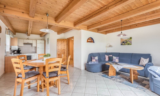 Westerhever Apartment | Apartment "Schäferhof Dircks 3" with Garden & Wi-Fi