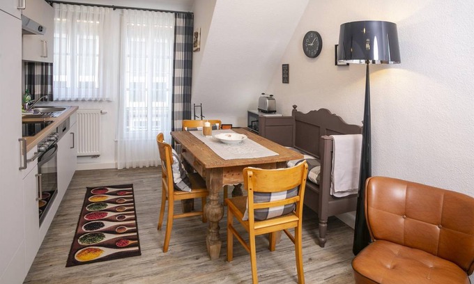 Einbeck Apartment | Apartment, shower and bath, toilet, good as new