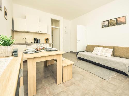 Karlobag Apartment | Apartment Snježana-3 by Interhome