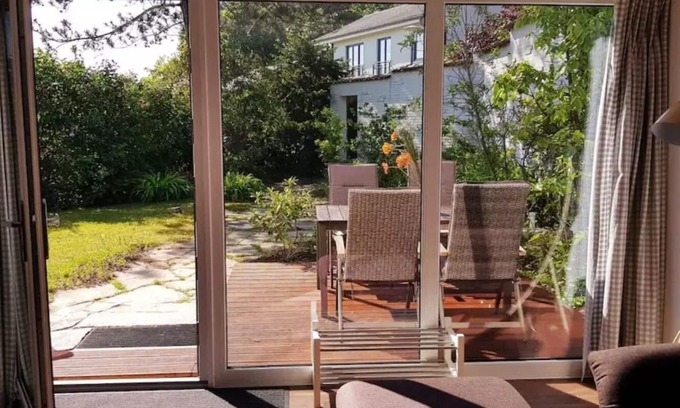 Monkeberg Apartment | Apartment 'Sonnige Ferienwohnung In Mönkeberg' with Private Terrace, Garden and Wi-Fi