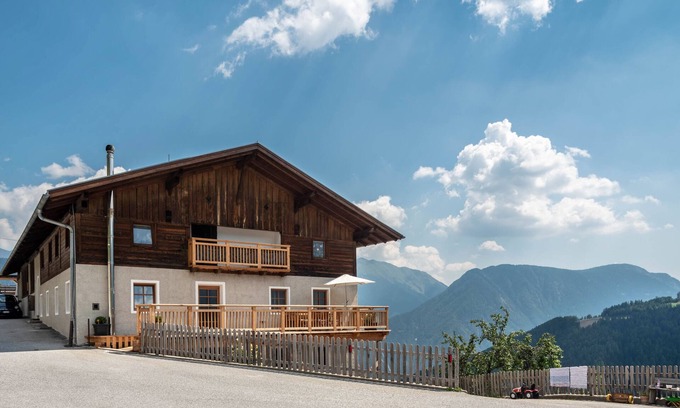 Campo di Trens Apartment | Apartment "Sparberhof Exklusive" with Mountain View, Private Terrace & Wi-Fi