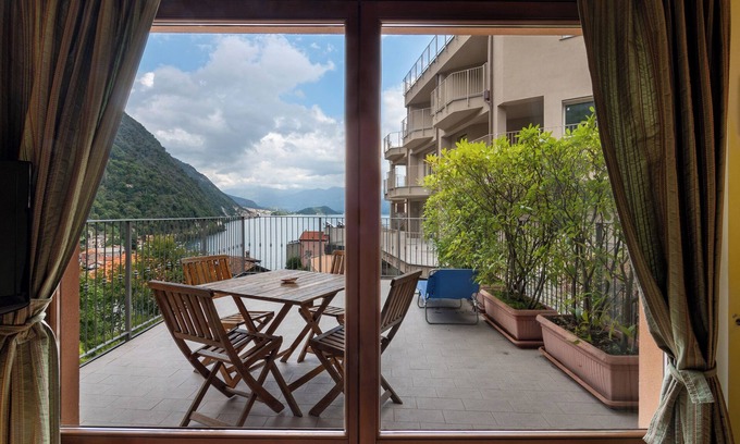 Argegno Apartment | Apartment "Tivano" close to the Lake with Wi-Fi, Terrace & Garden