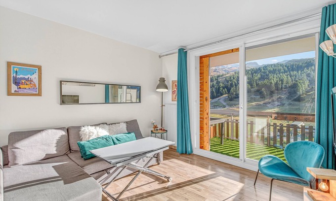 Saint-Etienne-en-Devoluy Apartment | Apartment 'Tout Confort' with Balcony and Wi-Fi