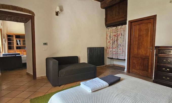 Castel d'Arno Apartment | APARTMENT: TWO-ROOM APARTMENT WITH PRIVATE COURTYARD AND INDEPENDENT ENTRANCE 3/4 places