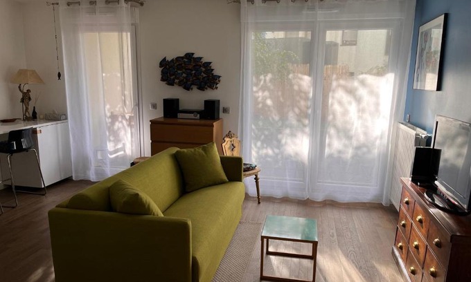 Le Pre-Saint-Gervais Apartment | Apartment with parking close to Paris and métro