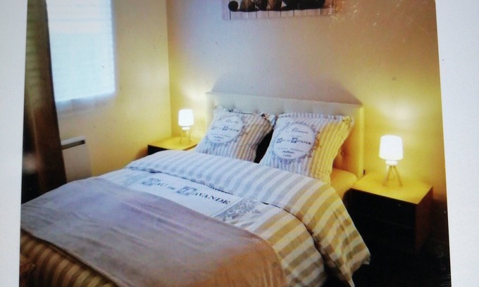 Bernieres-sur-Mer Apartment | Apartment with garden 50 m from the landing beaches