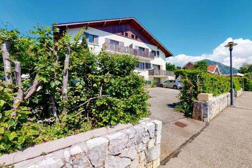 Annecy-le-Vieux Apartment | Apartment with 2 bedrooms for 4 people in Annecy-le-Vieux