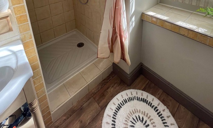 Vic-sur-Cere Apartment | Apartment with garden/terrace near mountain