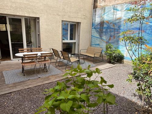 Saint Genes Apartment | Apartment with Garden 1 bedroom 3 people