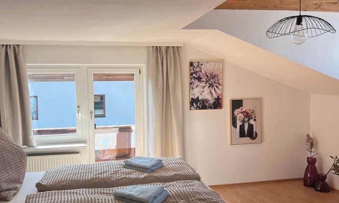 Aldrans Apartment | Apartment with mountain views