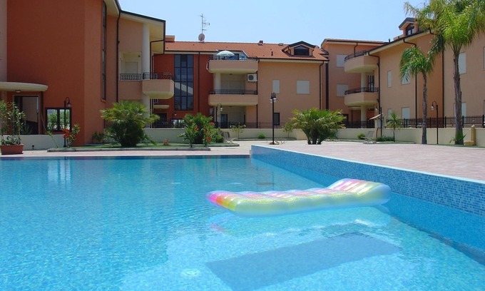 Pizzo Apartment | APARTMENT WITH POOL