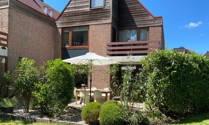 Zanddijk Apartment | Apartment with terrace and garden, close to Veerse Meer, Veerse Bos and Zee