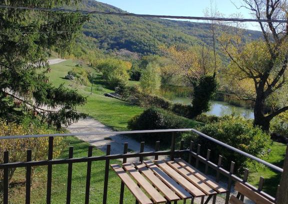 Castelfranco di Sopra Apartment | Apartment with views of the surrounding nature