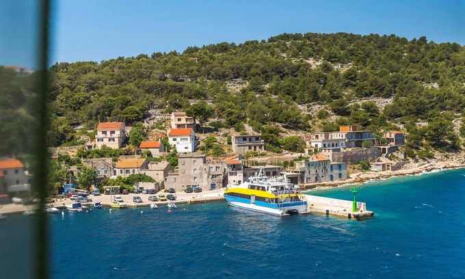 Zirje Apartment | Apartment Zirje with sea view near the beach