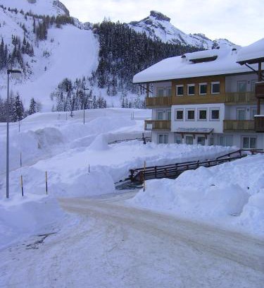 Livinallongo del Col di Lana Apartment | Apartments Alpenroyal Arabba - Check-in at Garni Royal