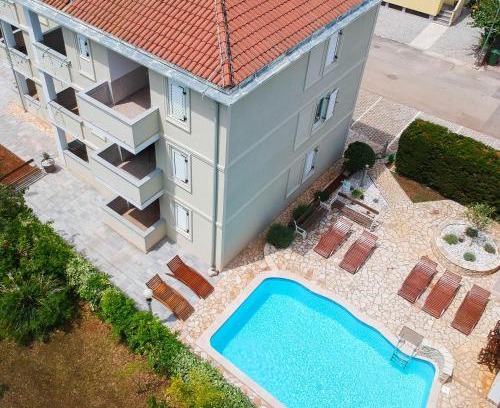 Krizine Apartment | Apartments and Rooms Degra