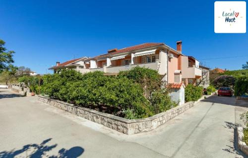 Island Hvar Apartment | Apartments and Rooms Dobrila