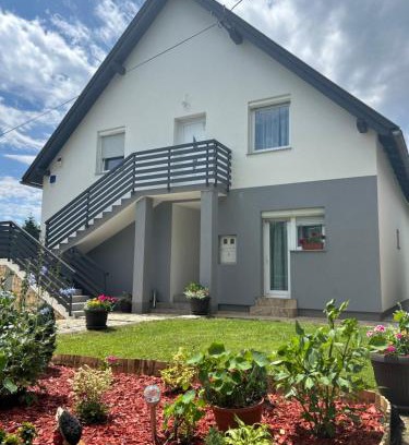 Smoljanac House | Apartments and Rooms Krizmanic