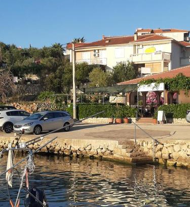 Jakisnica House | Apartments and rooms LJUBICA