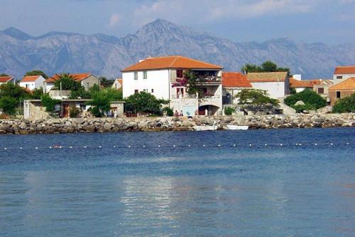 Sucuraj Apartment | Apartments Bartul