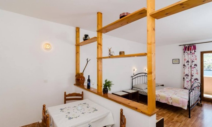 Trstenik Apartment | Apartments Bezek - Studio Apartment with Sea View 2