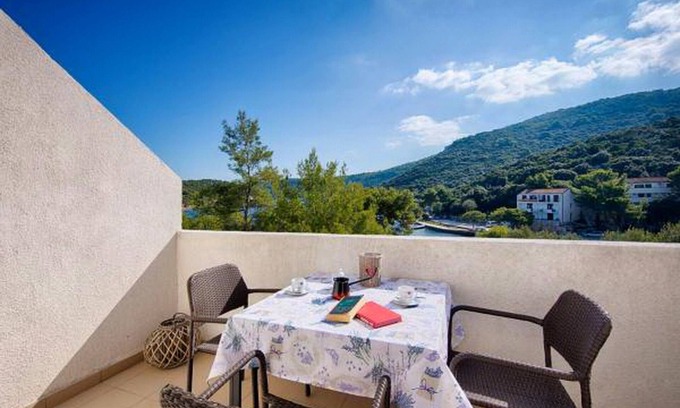 Pasadur Apartment | Apartments Bruna Lastovo-One Bedroom Apartment with Balcony and Sea View-Vanilija