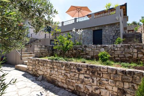 Cove Donja Krusica (Donje selo) Apartment | Apartments by the sea Cove Donja Kruscica - Donja Krusica, Solta - 12418