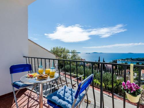 Brasina Apartment | Apartments Knego - Comfort One Bedroom Apartment with Balcony and Sea View