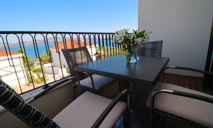 Drace Apartment | Apartments Kula - Comfort One Bedroom Apartment with Balcony and Sea View-A3