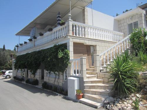 Brna Apartment | Apartments Morgen