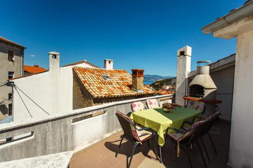 Vrbnik Apartment | Apartments & Rooms Iva