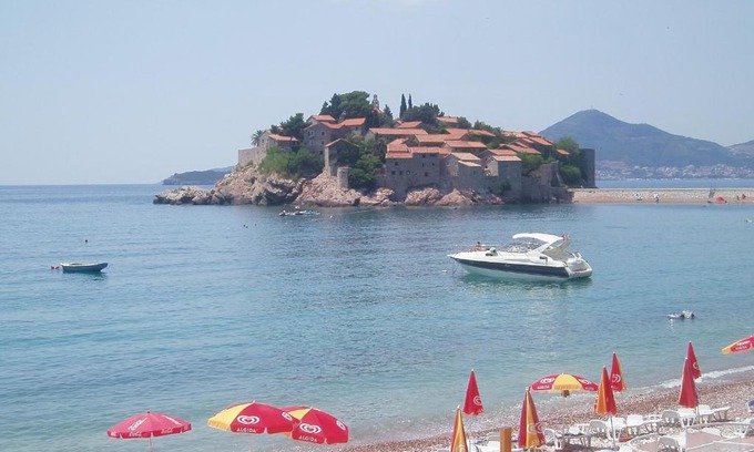 Sveti Stefan Apartment | Apartments Secret Garden