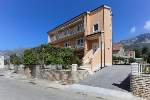 Kastel Gomilica Apartment | Apartments with parking space Kastel Gomilica, Kastela - 20245