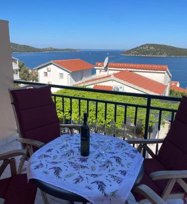Razanj Apartment | Apartments with sea view Ražanj Rogoznica