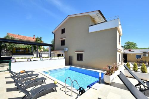 Municipality of Omisalj Apartment | Apartments Zrinka
