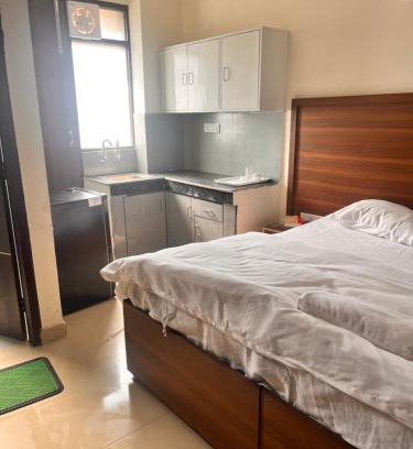 Gurugram Hotel | Apna Homes Stay & Hotel I Gurugram I Sector-71